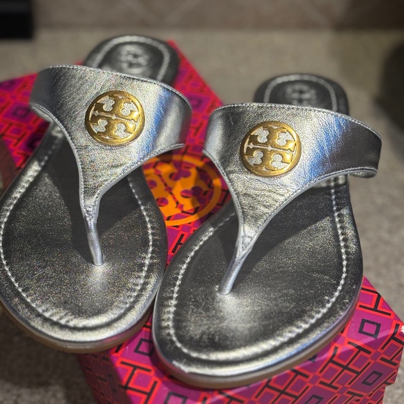 New Tory Burch Benton Leather Sandals - Picture 1 of 6